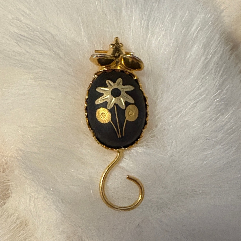 Damascene Mouse Brooch - Picture 2 of 4
